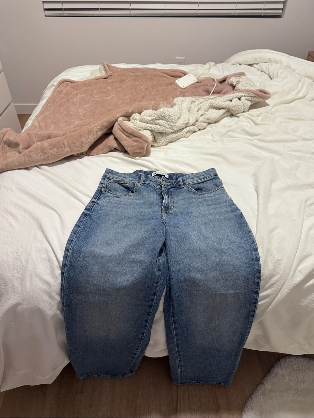Zara Women's Boyfriend Jeans in Light Blue